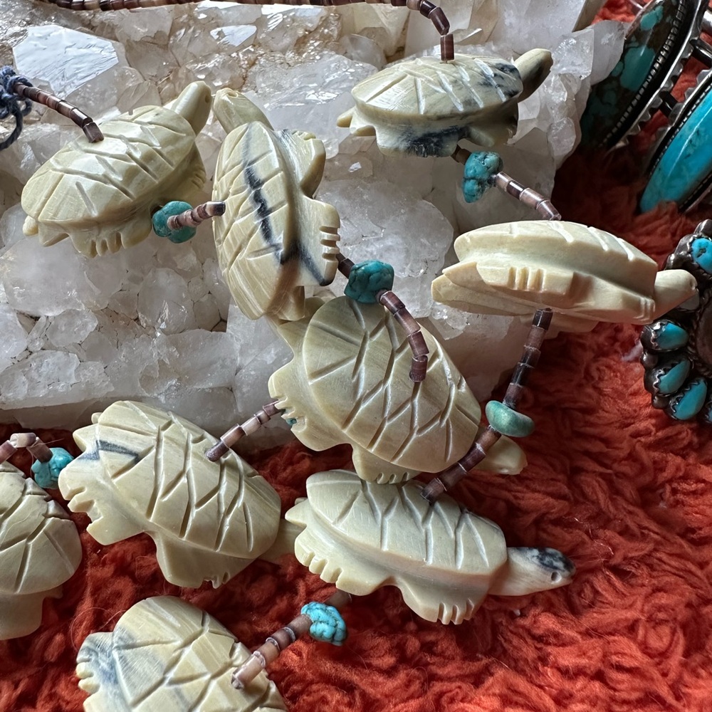 Zuni Stone Fetish necklace carved stone vintage